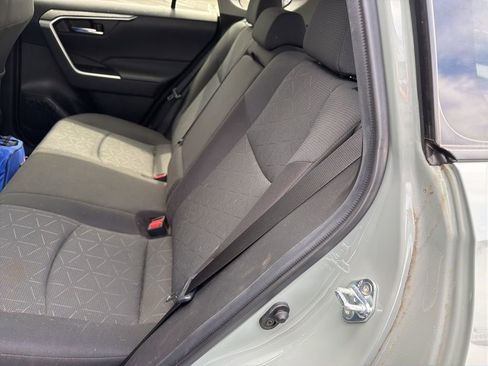 Used 2022 Toyota RAV4 XLE image 7