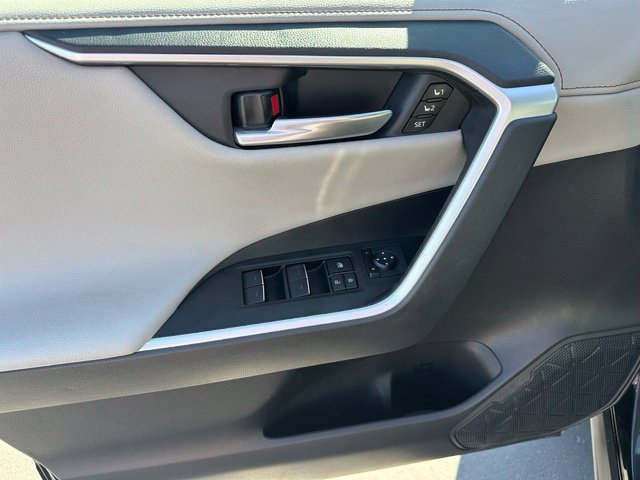 Used 2023 Toyota RAV4 Limited AWD/4WD image 17