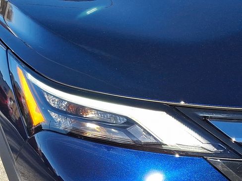 Used 2024 Nissan Rogue SV image 9