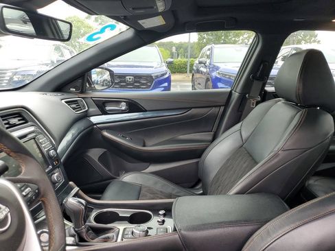 Used 2023 Nissan Maxima SR w/ Sport Mat Group FWD image 19