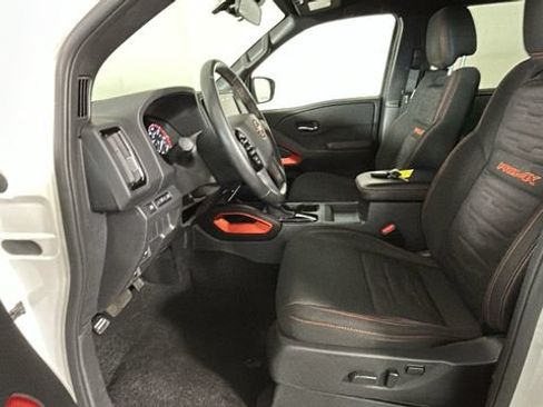 Used 2025 Nissan Frontier PRO-4X AWD/4WD image 11