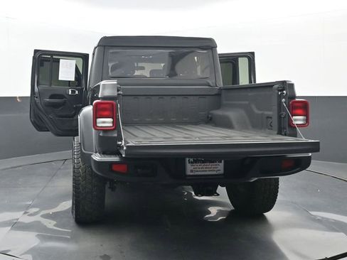 Used 2021 Jeep Gladiator Sport image 35