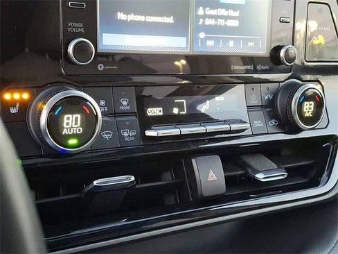 Certified 2021 Toyota Highlander XLE image 22