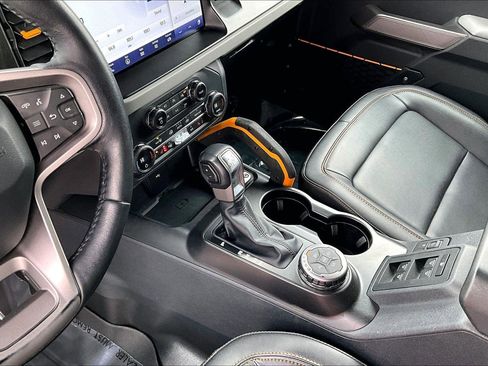 Used 2021 Ford Bronco Badlands image 16