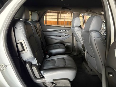 Used 2024 Buick Enclave Premium image 37