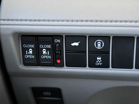 Used 2023 Honda Odyssey EX-L image 34