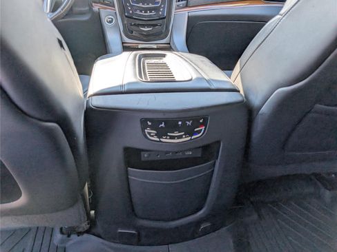 Used 2020 Cadillac Escalade Premium Luxury AWD/4WD image 21
