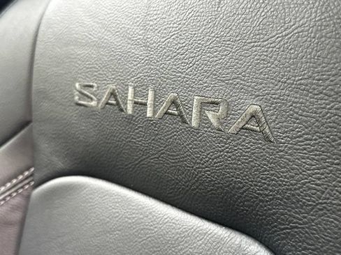 Used 2022 Jeep Wrangler Unlimited Sahara w/ Cold Weather Group AWD/4WD image 3