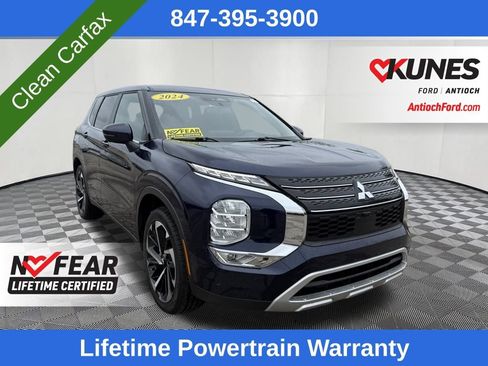 Used 2024 Mitsubishi Outlander SE image 1