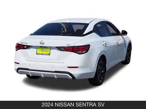 Used 2024 Nissan Sentra SV FWD image 9