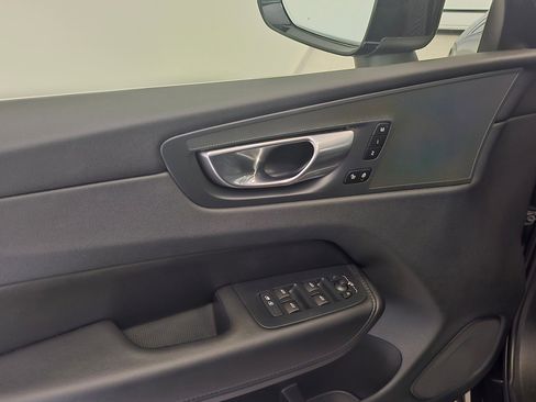 Certified 2023 Volvo XC60 B5 Plus image 18