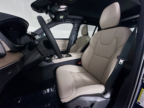 Certified 2026 Volvo XC90 B6 Core image 21