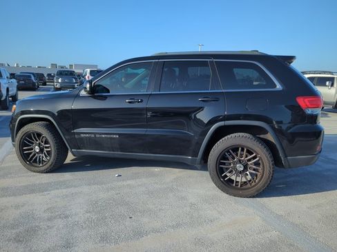 Used 2018 Jeep Grand Cherokee Laredo image 5
