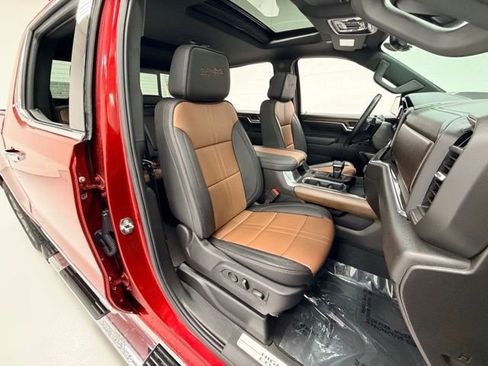 Certified 2024 Chevrolet Silverado 1500 High Country w/ Technology Package image 32