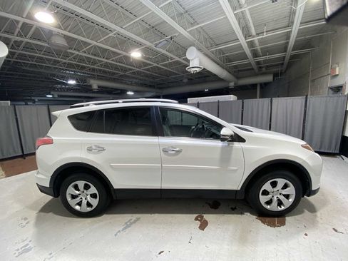 Used 2016 Toyota RAV4 Limited image 27