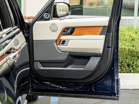 Used 2021 Land Rover Range Rover Autobiography image 26