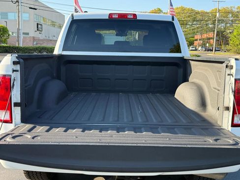 Used 2018 RAM 1500 Express w/ Express Value Package AWD/4WD image 8