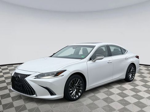 Used 2024 Lexus ES 300h Ultra Luxury w/ Accessory Package (Z1) image 5