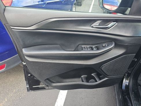 Used 2024 Jeep Grand Cherokee L Altitude image 10