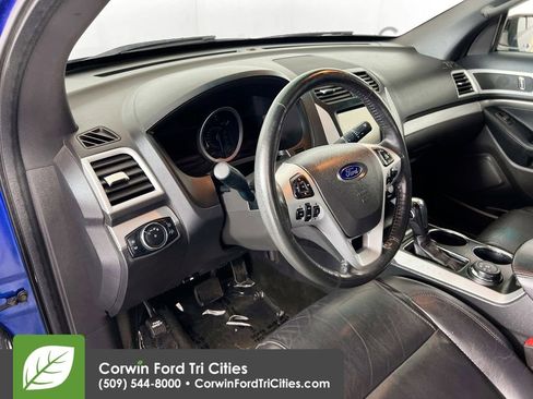 Used 2013 Ford Explorer XLT AWD/4WD image 3