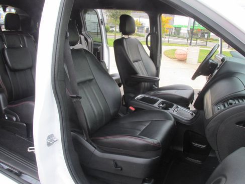 Used 2019 Dodge Grand Caravan GT FWD image 45
