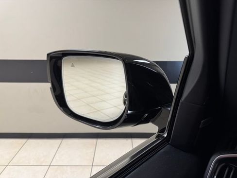 Used 2025 Nissan Armada SL w/ Captain's Chari Seat Package RWD image 17