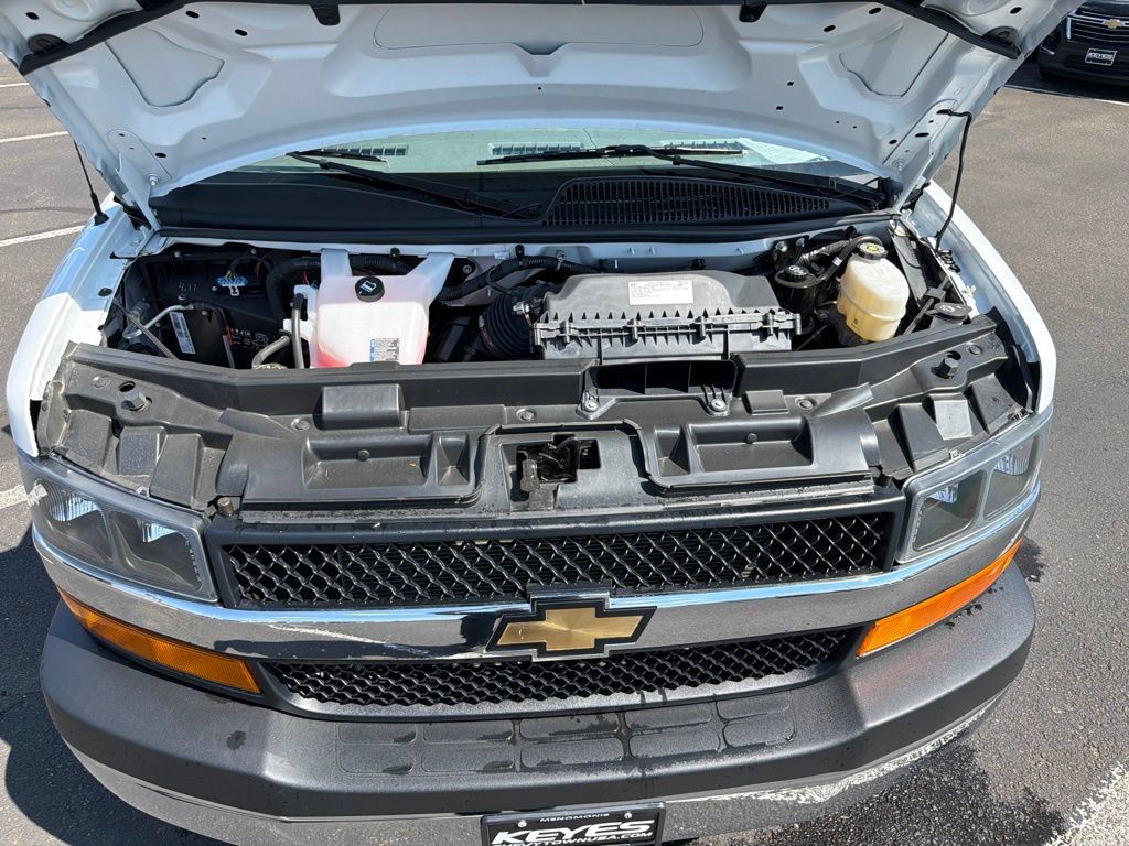 Used 2025 Chevrolet Express 3500 LT w/ LT Preferred Equipment Group RWD image 35
