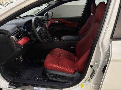 Used 2025 Toyota Camry XSE FWD image 15