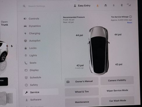 Used 2023 Tesla Model Y Long Range AWD/4WD image 40