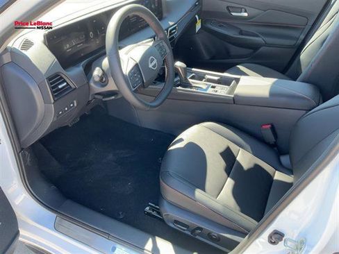 New 2026 Nissan Sentra SR w/ SR Premium Package FWD image 24