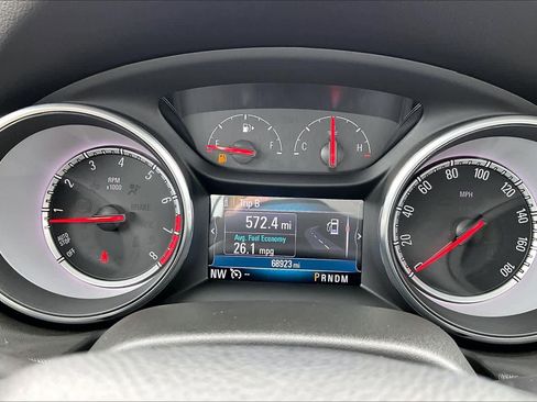 Used 2018 Buick Regal Essence image 23