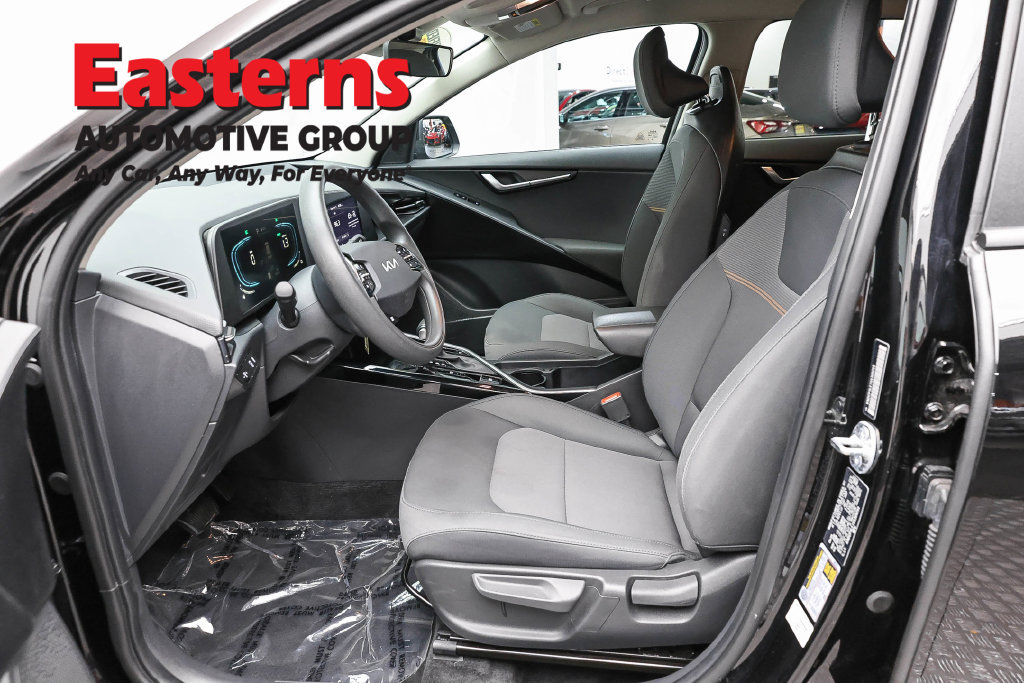 Used 2025 Kia Niro LX FWD image 14