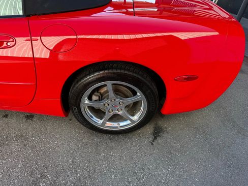 Used 2002 Chevrolet Corvette Convertible 2D w/ Preferred Equipment Group2 image 14