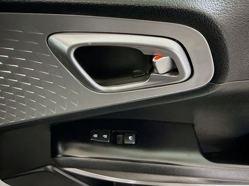 Used 2025 Kia Soul LX w/ LX Technology Package image 30