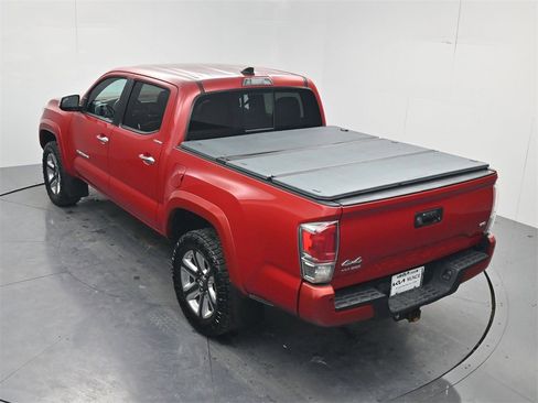 Used 2019 Toyota Tacoma Limited image 50