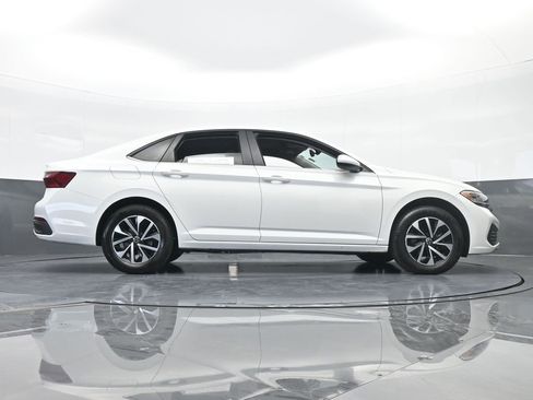 Used 2023 Volkswagen Jetta S image 58