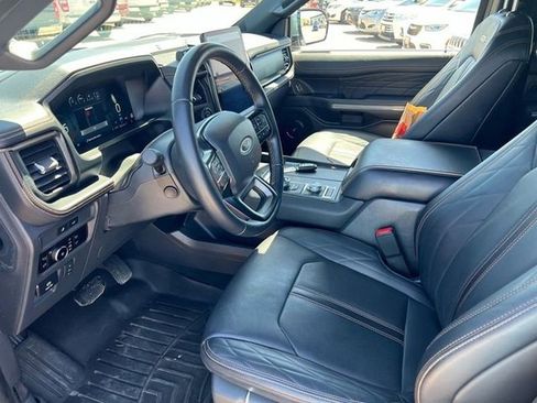 Used 2024 Ford Expedition Platinum AWD/4WD image 12
