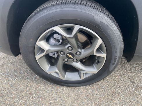 Used 2025 Chevrolet Trax LT w/ LT Convenience Package image 31