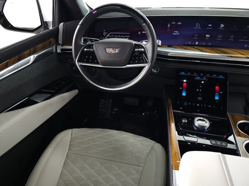 Used 2025 Cadillac Escalade Sport Platinum AWD/4WD image 30