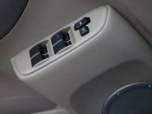 Used 2002 Toyota RAV4 2WD image 36