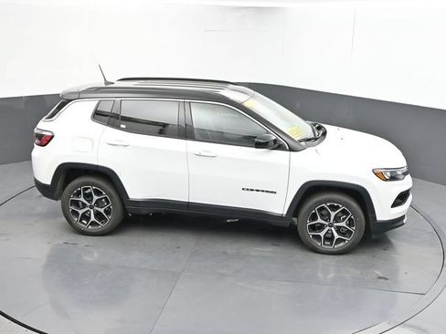 Used 2025 Jeep Compass Limited AWD/4WD image 14