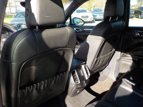 Used 2012 Porsche Cayenne S image 21