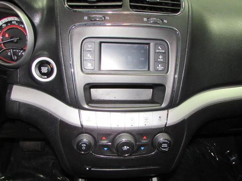 Used 2017 Dodge Journey SE w/ Flexible Seating Group image 20