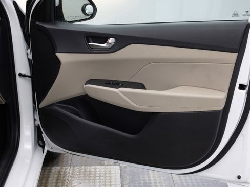 Used 2022 Hyundai Accent SE image 23