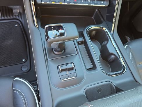 Used 2024 GMC Sierra 1500 AT4X image 30