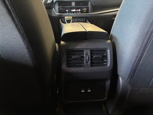 Used 2026 Nissan Rogue SV FWD image 31
