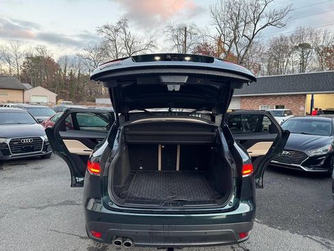 Used 2017 Jaguar F-PACE Premium image 11