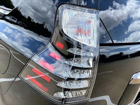 Used 2023 Lexus GX 460 w/ Black Line Special Edition AWD/4WD image 29