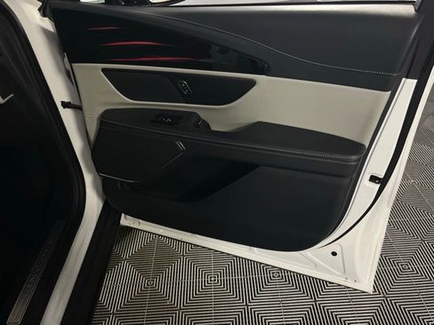 Used 2024 Lincoln Nautilus Reserve image 34