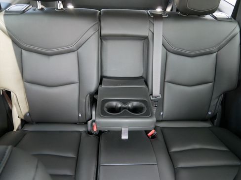 Used 2025 Cadillac XT6 Luxury FWD image 13